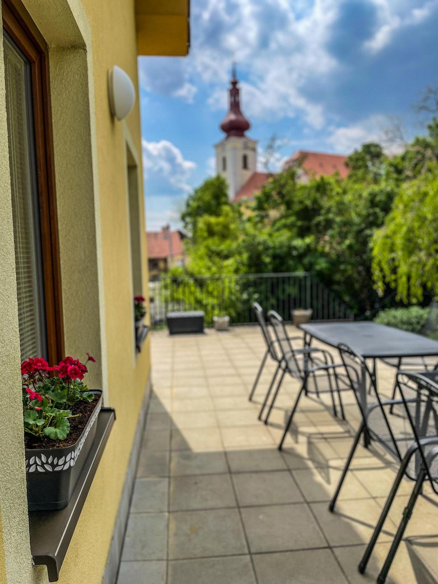 Slunecny Penzion Tasovice Exteriör bild
